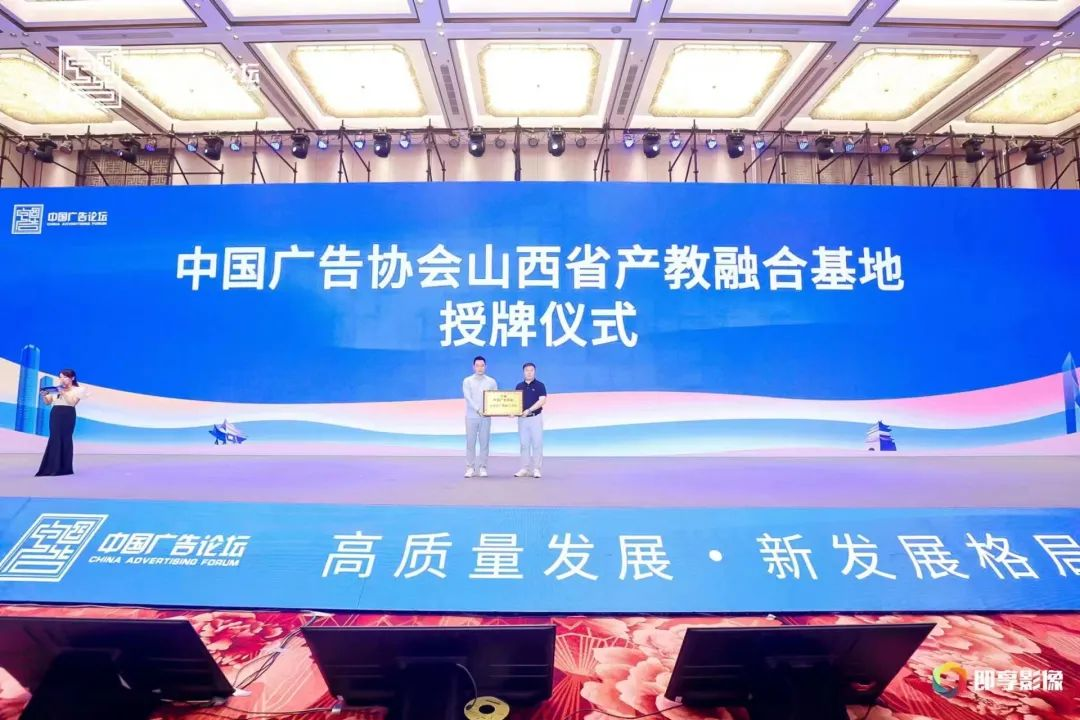 2416613528774142.png 640 (1).png
