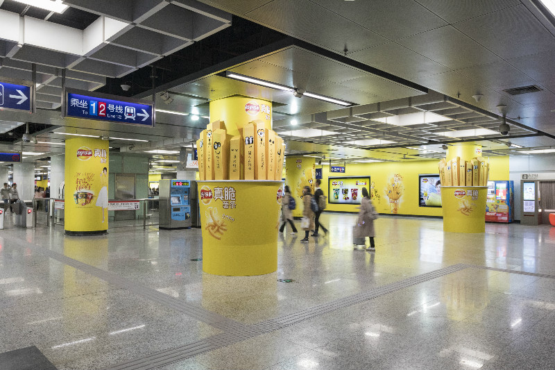 中国国际广告节--乐事"真脆薯条"创意包柱